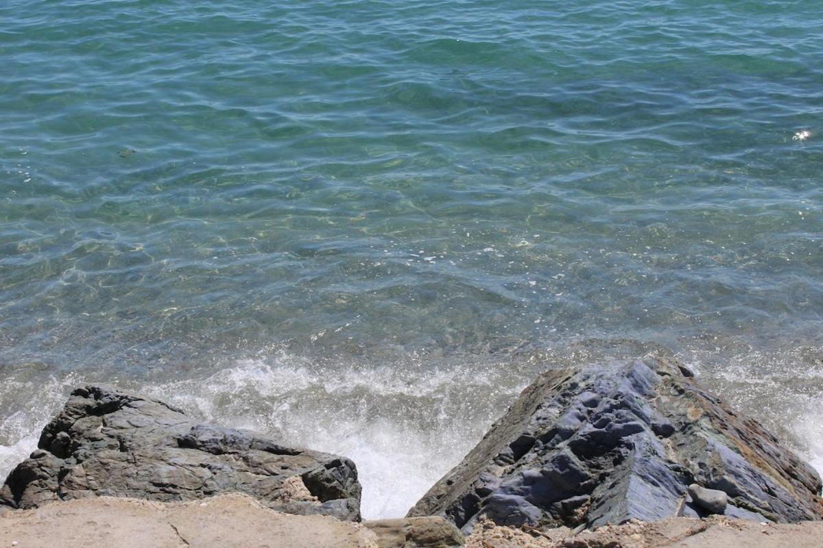 Vila Bord de mer, pieds dans l'eau, vue panoramique San-Nicolao Exteriér fotografie